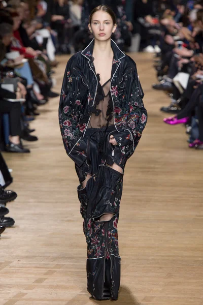 Look 1